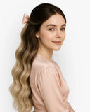 Extensiones Clip-In Buttercream Bow Bio Highlight – 4 Piezas, 24", 220 g (Fibra Resistente al Calor)