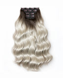 Extensiones Clip-In Dollhouse Blonde  – 4 Piezas, 22", 220 g (Fibra Resistente al Calor)