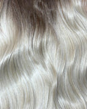 Extensiones Clip-In Dollhouse Blonde  – 4 Piezas, 22", 220 g (Fibra Resistente al Calor)